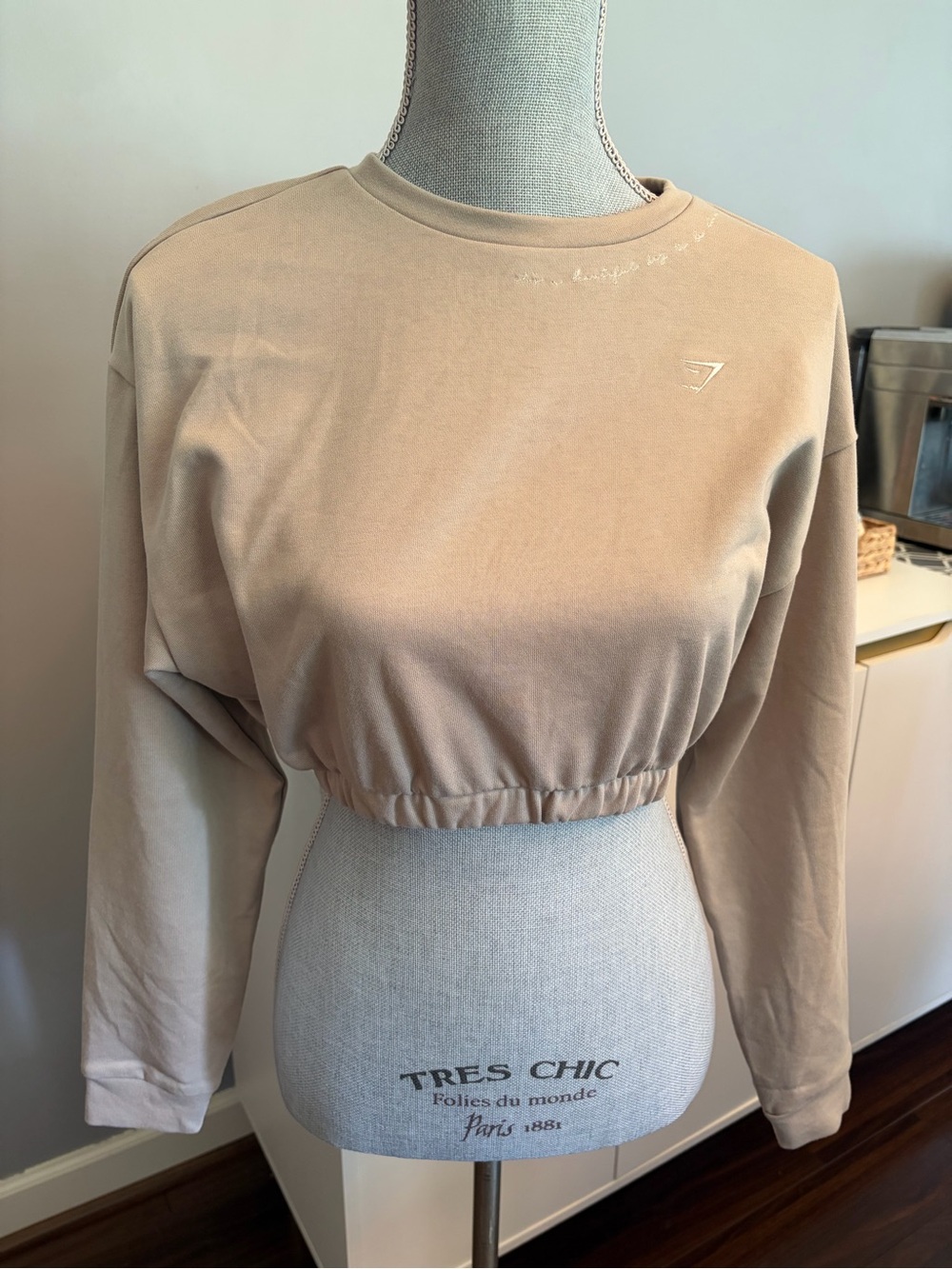 Gymshark Women’s Cropped Sweatshirt in Beige Size Xs